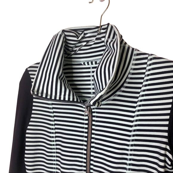 Lululemon Daily Yoga Jacket Mint Green Striped High Neck Zip Up Jacket Size 2 - Picture 5 of 10
